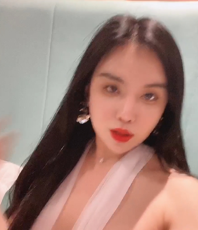 潘霜霜露脸私拍边缘TS三点六G太诱人了