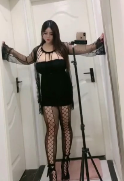 小小喻baby快手热舞合集21部269M这身材绝了