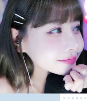 阿黑颜盯榨挑战系列：依婷~可爱二次元cos反差萌妹白眼合集[22V+833M][百度盘]