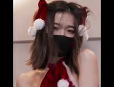 小凌女神圣诞战衣美足私拍1部2G脚模摄影太撩人